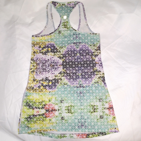 Lululemon Cool Racerback in Paradise Grid, Very Green Multi-color. Size 4. - Picture 2 of 3